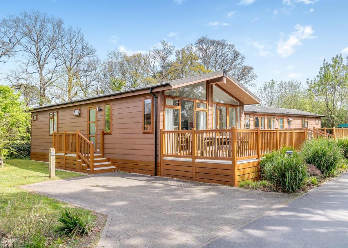 Wareham Forest Lodge Retreat Lytchett Minster Ngoại thất bức ảnh